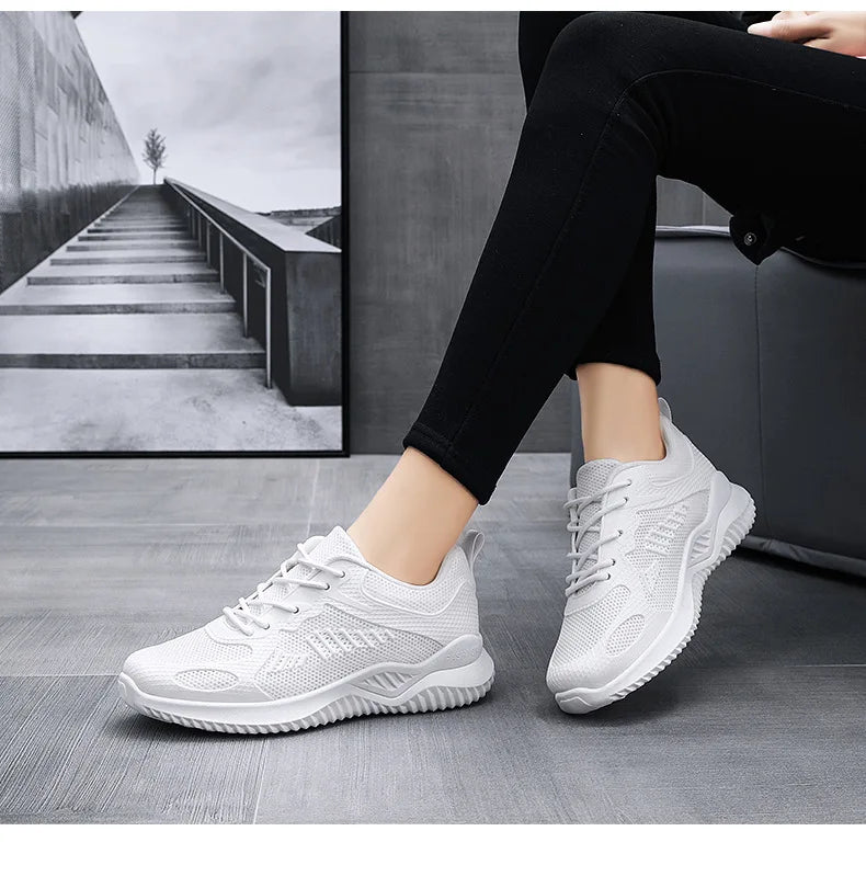 Shoes women 2024 spring and autumn new fashion casual breathable running shoes soft sole women sports shoes