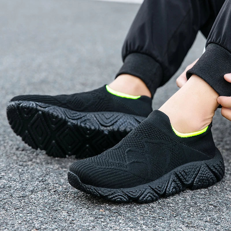 New Lightweight Comfortable Shoes for Men Summer Sneakers Casual Socks Shoes Black Driving Shoes Male Zapatillas Hombre