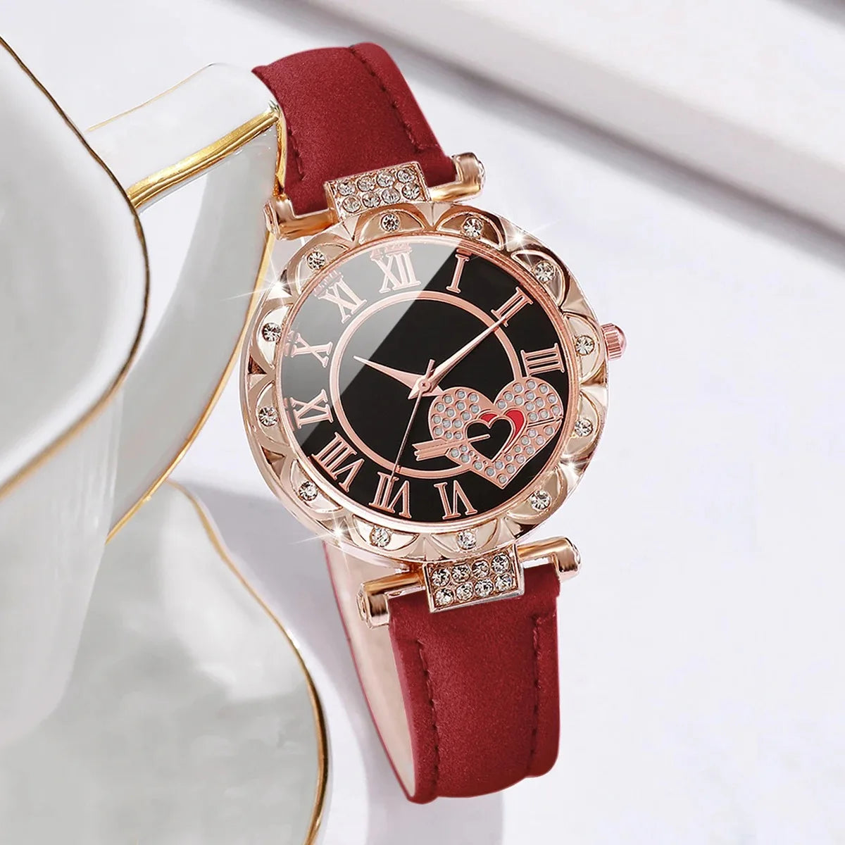 6PCS/Set Women's Watch Fashion Roma Heart Dial Leather Band Quartz Watches Leaf Bracelets Set(Without Box)