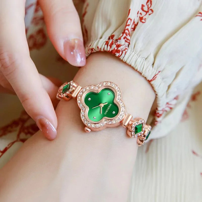 Casual fashion multifunctional ladies watch luxury high quality elegant clover bracelet emerald quartz watch for women