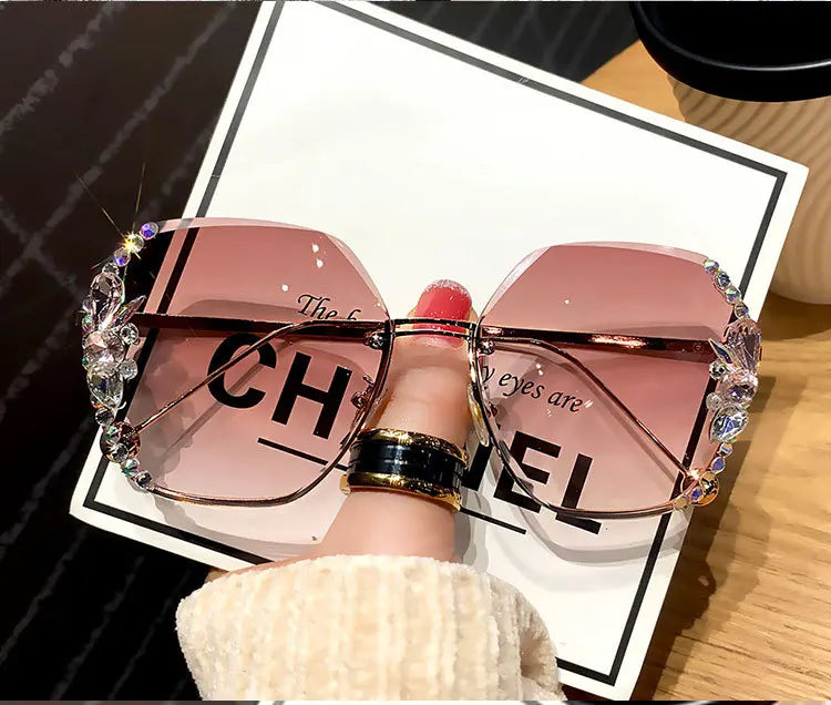 New Decorative Diamonds Sunglasses Women's Metal Mirror Leg Large Frame Sun Glasses Fashion Women Eyewear UV400 Oculos De Sol