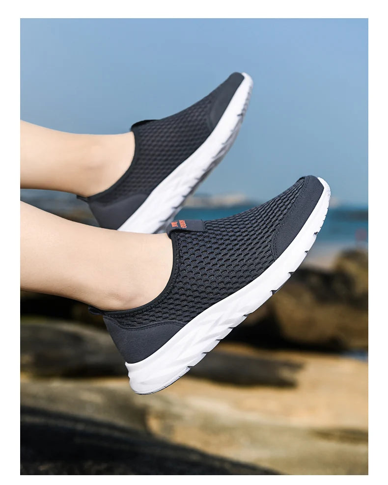 New Men's Shoes Water Running Breathable Mesh Men's Outdoor Beach Swimming Barefoot Flat Bottom Summer Sports Shoes