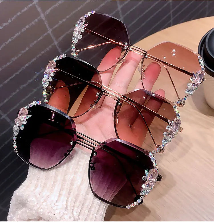 New Decorative Diamonds Sunglasses Women's Metal Mirror Leg Large Frame Sun Glasses Fashion Women Eyewear UV400 Oculos De Sol